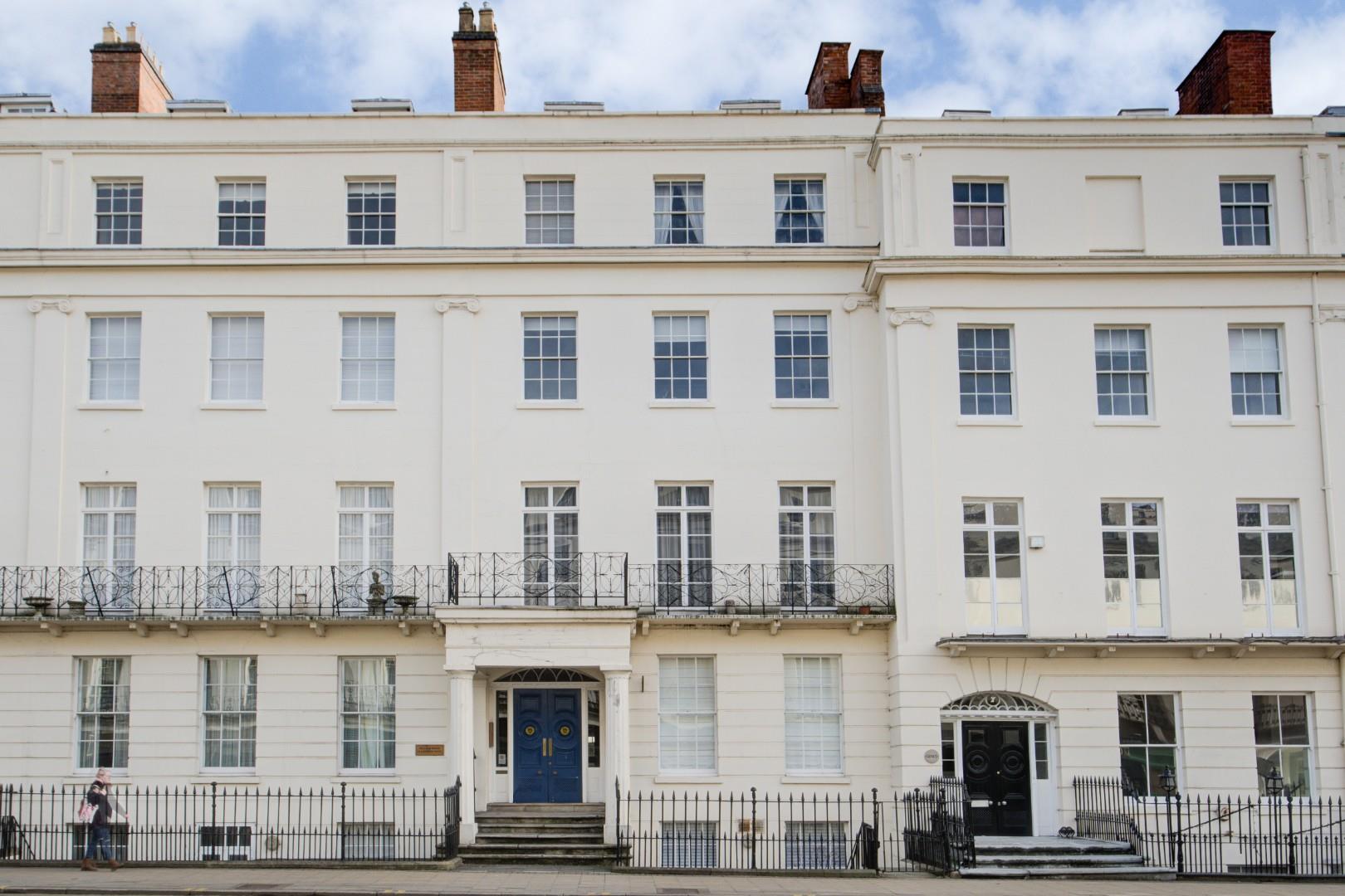 2 Bedroom Property For Sale in Leamington Spa £360,000